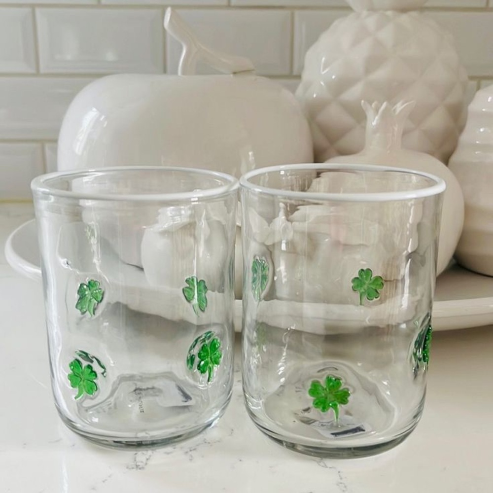 NEW Anthropologie Clear Shamrock Icon Lola Jovie Juice Glasses (2) 17.25 OZ.